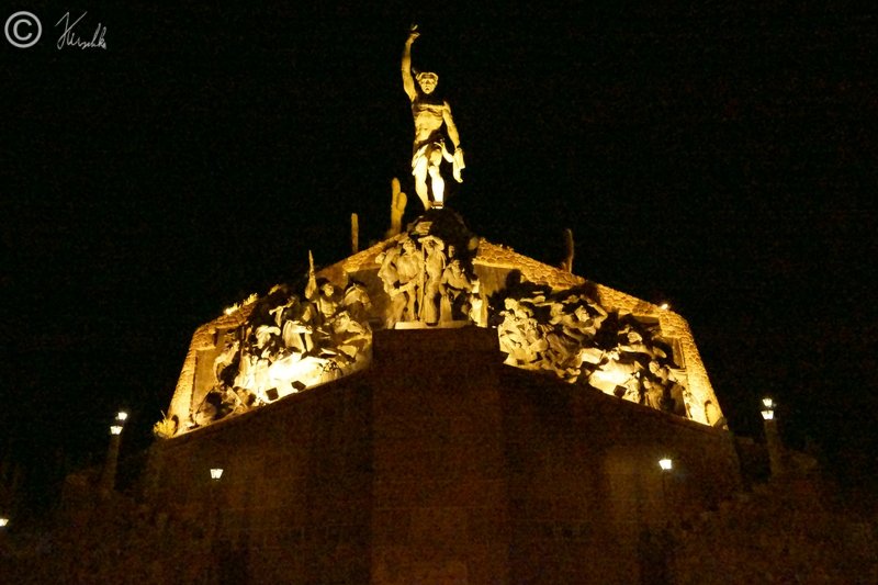 Unabhängigkeits-Denkmal am Abend